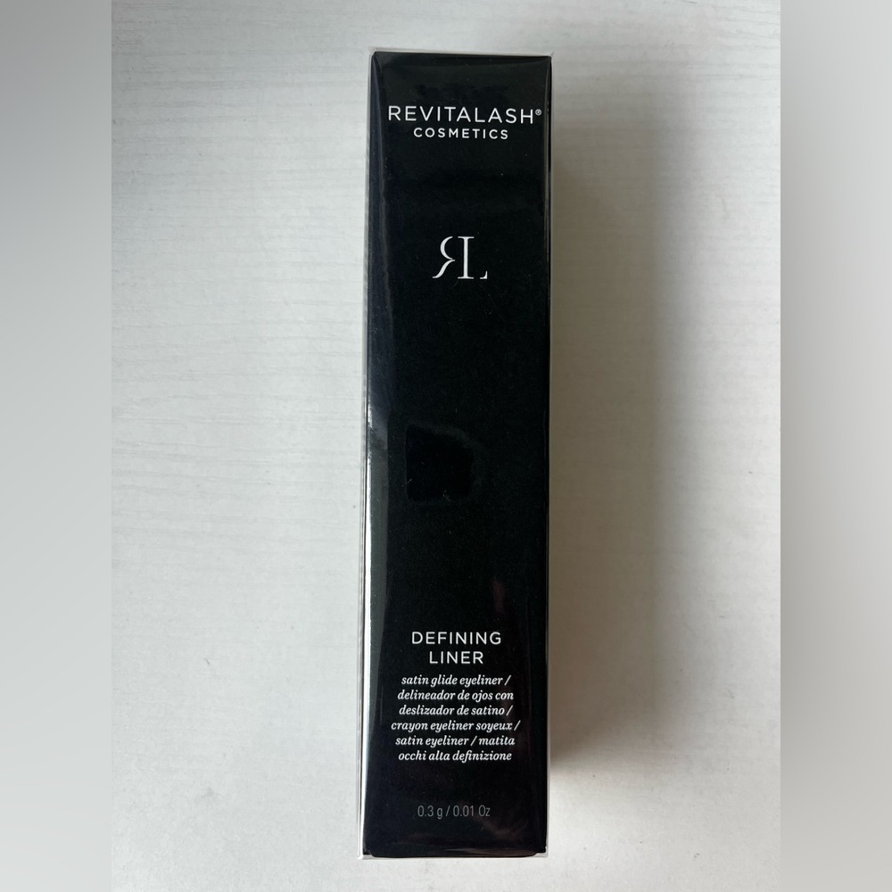 Black satin glide Defining Liner.